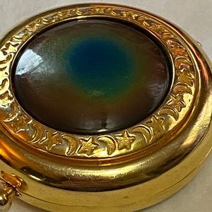 Vtg Estee Lauder The Attitude Mood Stone Compact